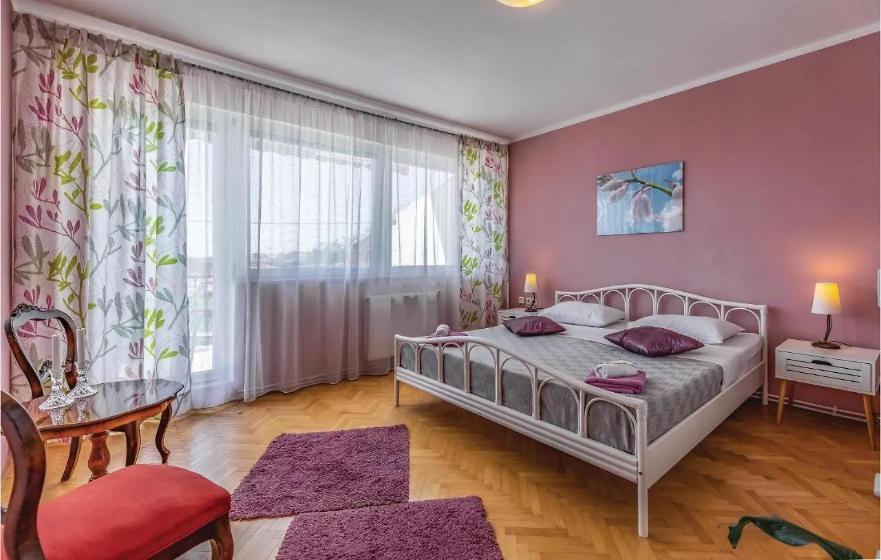 Awesome Apartment In Pula With Wifi
